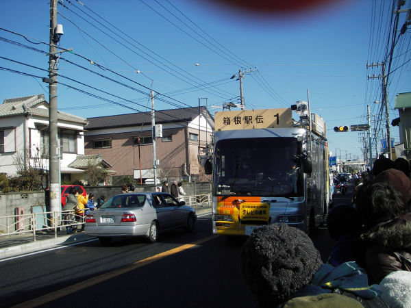 中継車が来るといよいよ応援